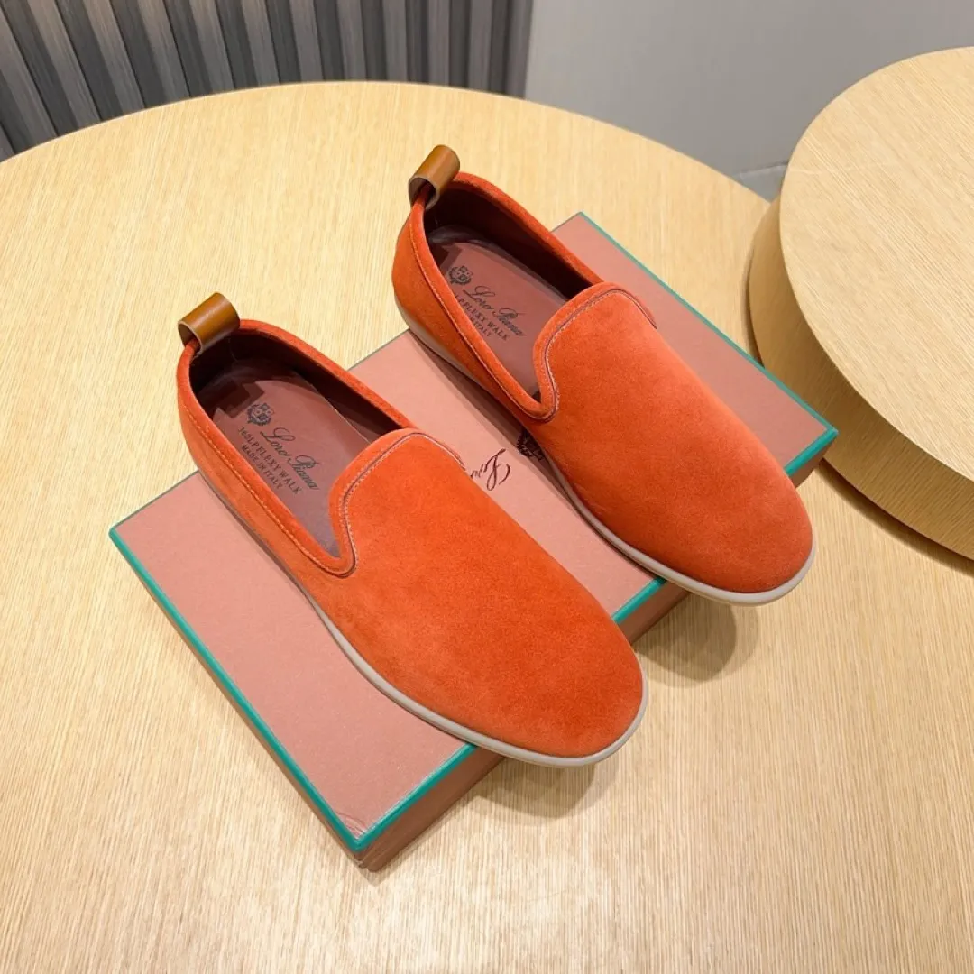 Men's shoes 400💰[loro piana] 2025 new moccasins, popular casual sneakers for street men. The shoes are made of first-layer suede leather uppers with rubber soles, a classic. The complex craftsmanship and meticulous structure make the shoes light and soft, allowing you to walk comfortably and freely. Perfect for summer wear. Yardage: 38-45.